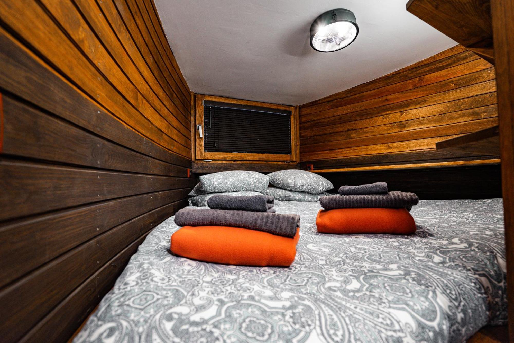 Viesu Nams Melnsils Hotel Ngoại thất bức ảnh