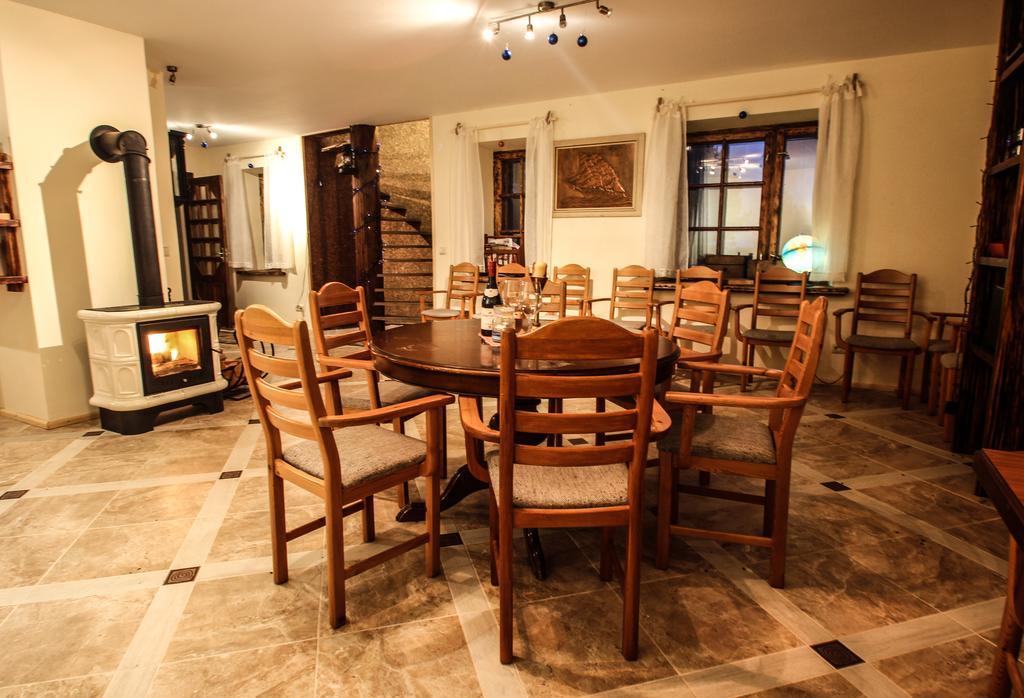 Viesu Nams Melnsils Hotel Ngoại thất bức ảnh